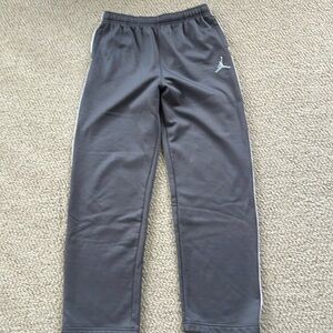 Jordan Therma-Fit sweatpants Boys XL Grey